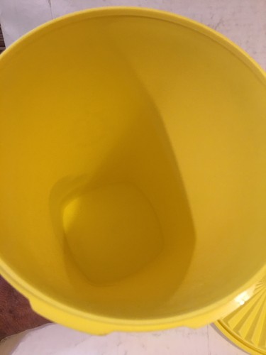 Tupperware Container, 1222-4 w Lid, Yellow, 10 1/2", used but nice - Bild 9 von 9