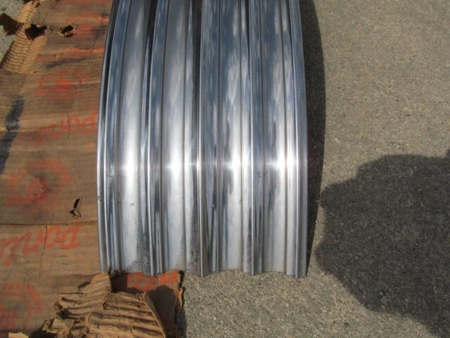 Pontiac Catalina 1951 2 puertas ht y convertible tapa maletero embellecedor cascada nuevo en stock GM Foto 3 de 4