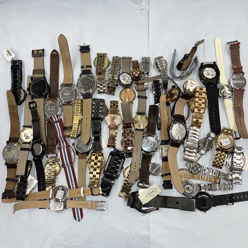 Wholesale watch lot of Fossil, Marc Jacobs, Dkny, Guess, Relic Qty 50 Pc LAN58 - Picture 11 of 14