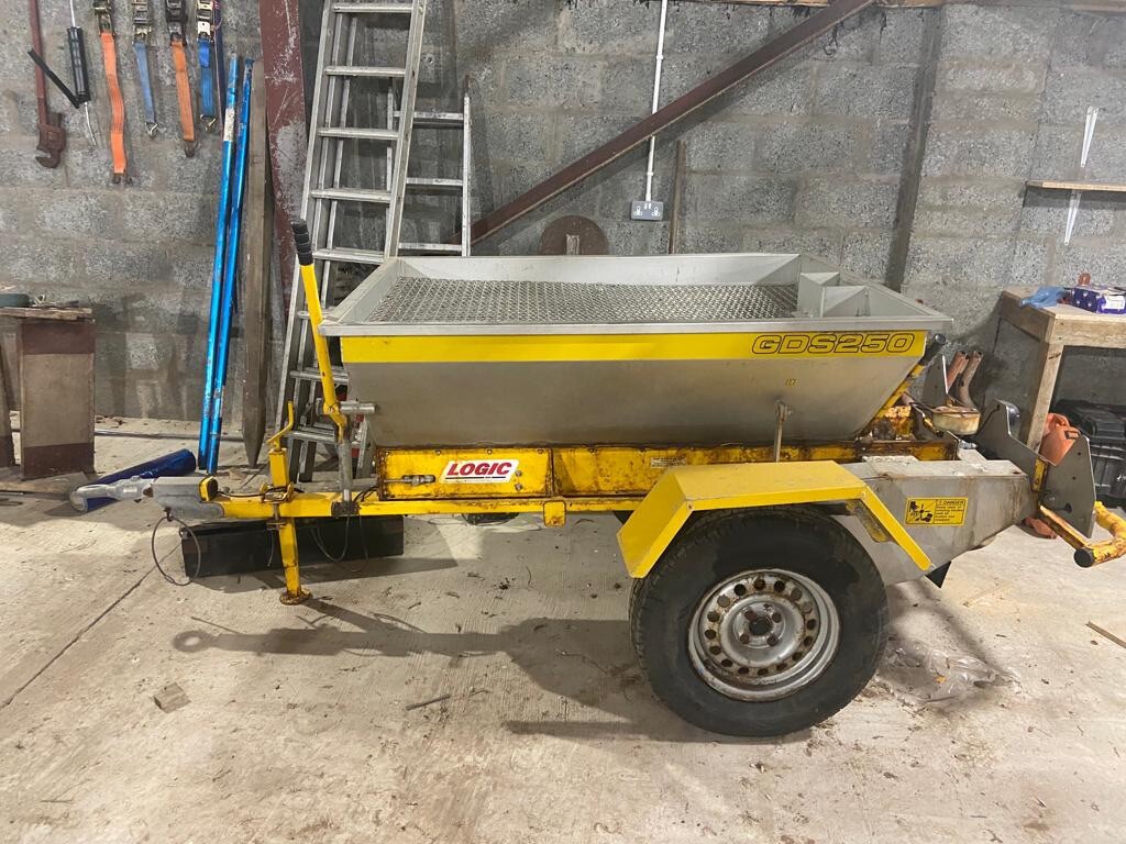 LOGIC GDS250 UTV TOWABLE SALT SPREADER eBay