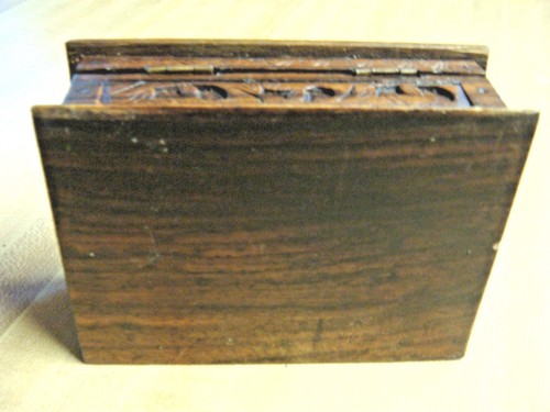 VINTAGE HINGED WOODEN BOX w/ Ornate Bird Design - Picture 8 of 12