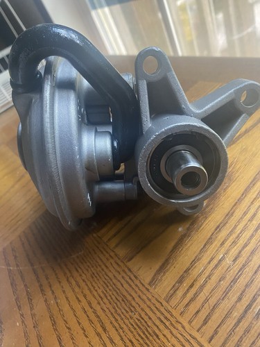 Vacuum Pump - Picture 2 of 4