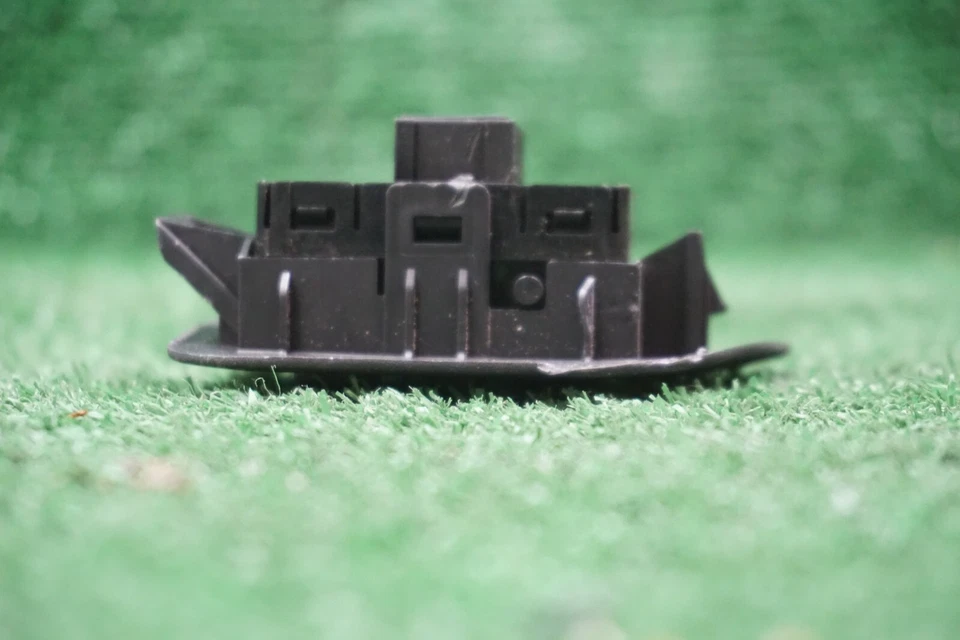 Infiniti I35 2003 interruptor de ajuste del asiento del lado del conductor izquierdo OEM Foto 4 de 4