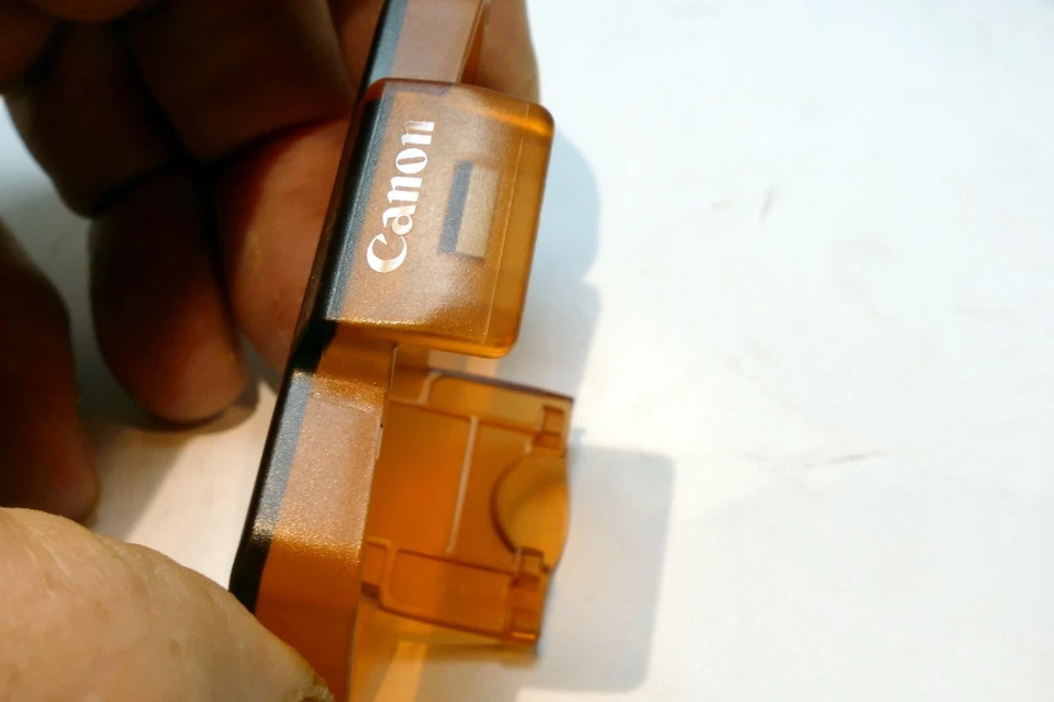 Amber warm Color Filter SCF-E3 Flash filter Speedlite 600EX II-RT - OEM Genuine - Image 3 of 4