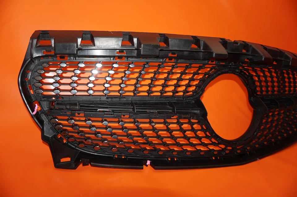 Parrilla Mercedes Benz CLA45 2017 2018 2019 AMG A1178880600 OEM Foto 2 de 4