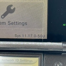 Nintendo 3DS region free Cosmo Black console / Charger / SD card