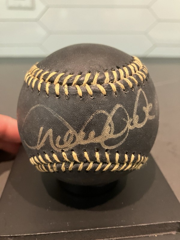 Derek Jeter Signed Baseball With GV Global Verified COA. BLACK BALL!
