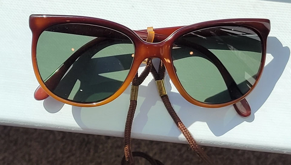 Ray Ban EE. UU. B&L CATS 1000 MARRÓN TOSTADO AÑOS 70 GAFAS DE SOL ESQUÍ CON ESTUCHE Y CORDÓN Francia Foto 2 de 4