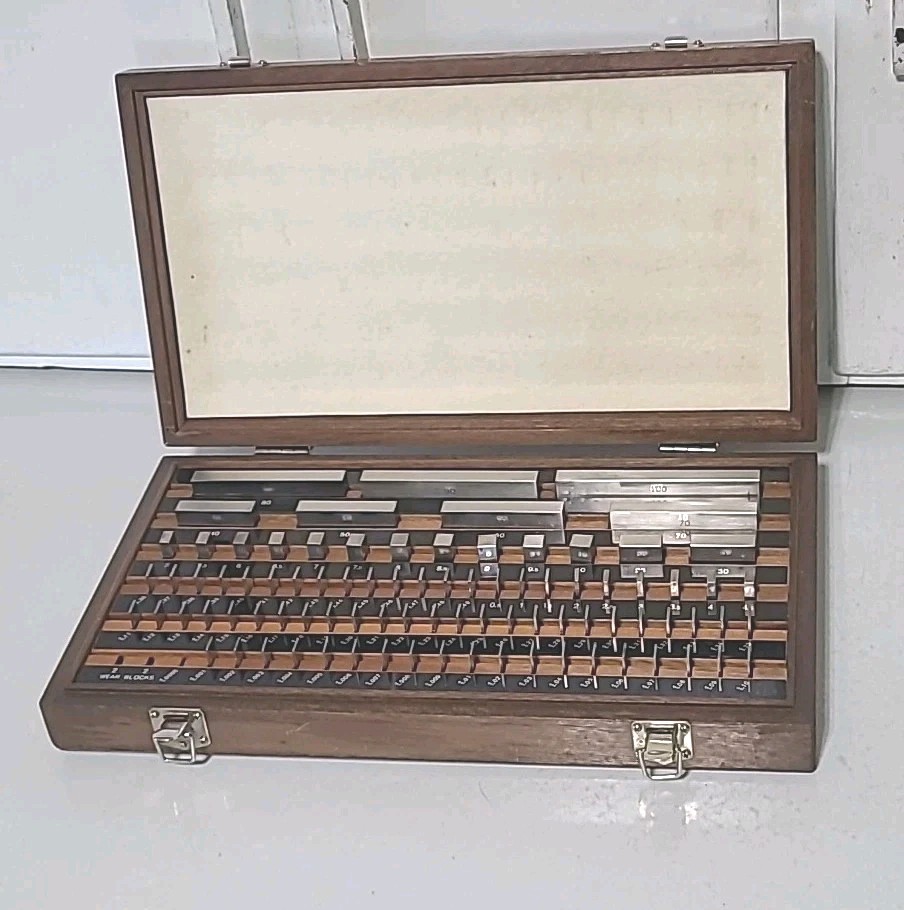 Mitutoyo 516-946-02 Steel Gage Block Set, 87pc Grade 2, BM1