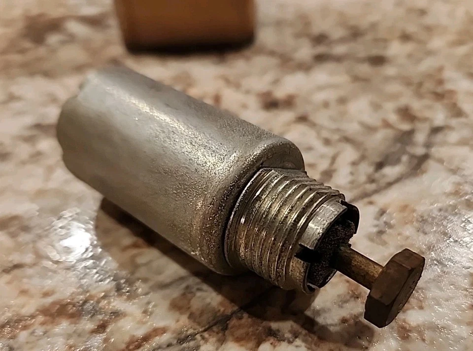 NOS GM 1997409 Carburetor Idle Stop Solenoid 1971-1978 GMC CHEVY Camaro Corvette - Imagem 4 de 4