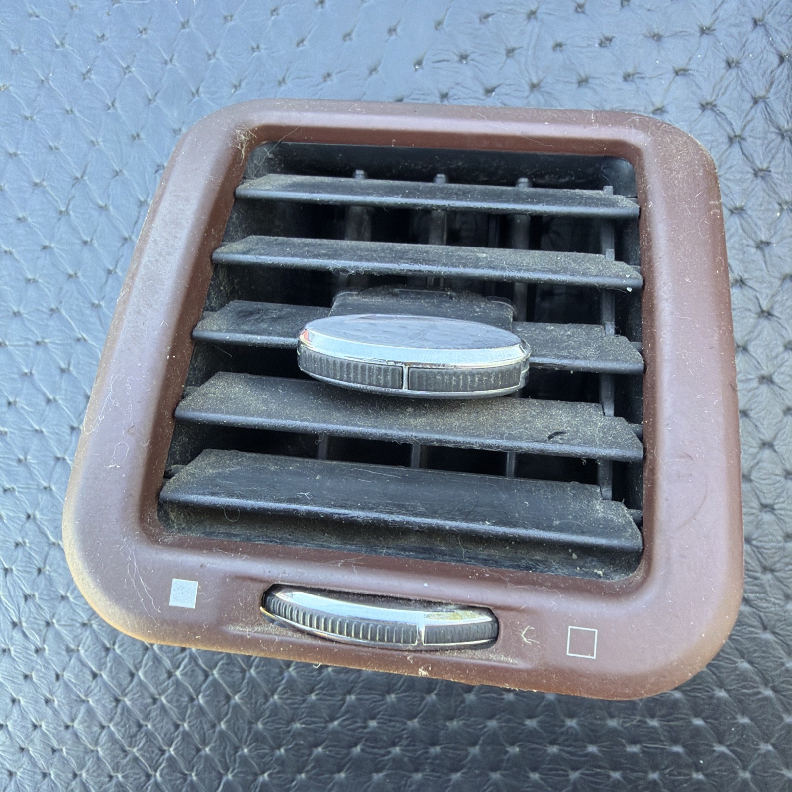 03-13 Maserati Quattroporte M139 Front Right or Left Console AC A/C Air Vent OEM
