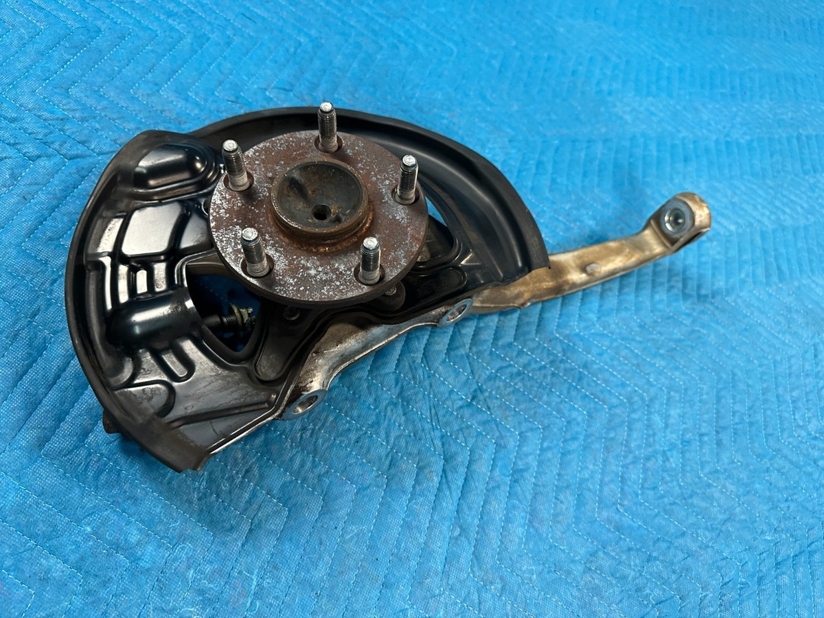 OEM Lexus LS430 Front Driver's Knuckle Spindle w/ Hub & Shield