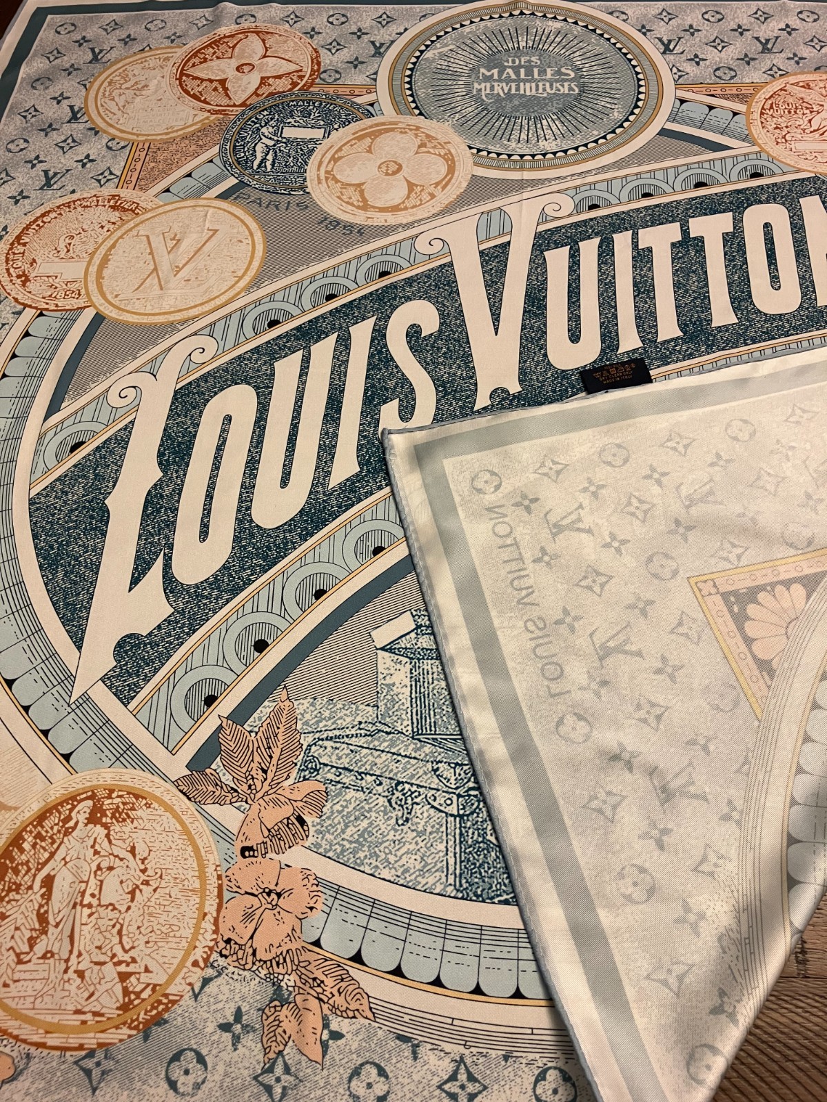 LOUIS VUITTON Monogram LV pattern CreamGreen Scar… - image 3