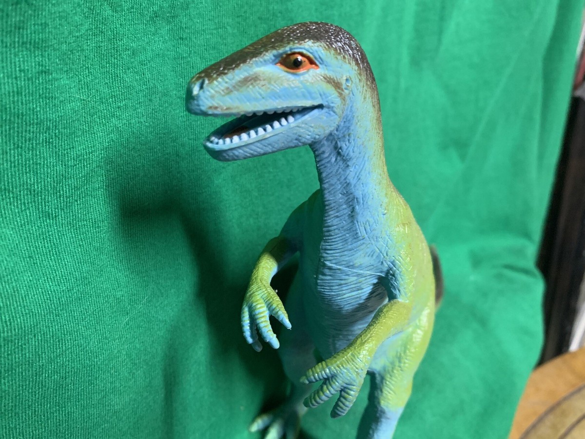 Vintage 8” Dinosaur￼ Plastic Toy Figure Ornitholestes