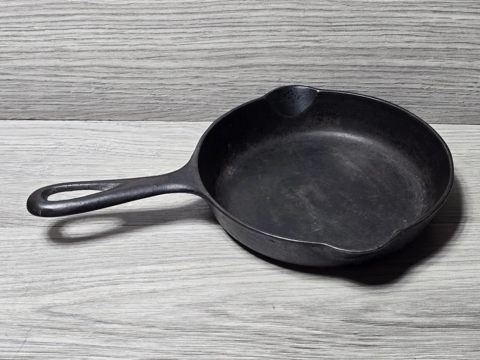 Griswold NO.3 Cast Iron Pan 709 C Erie PA Double Spouted Frying Pan