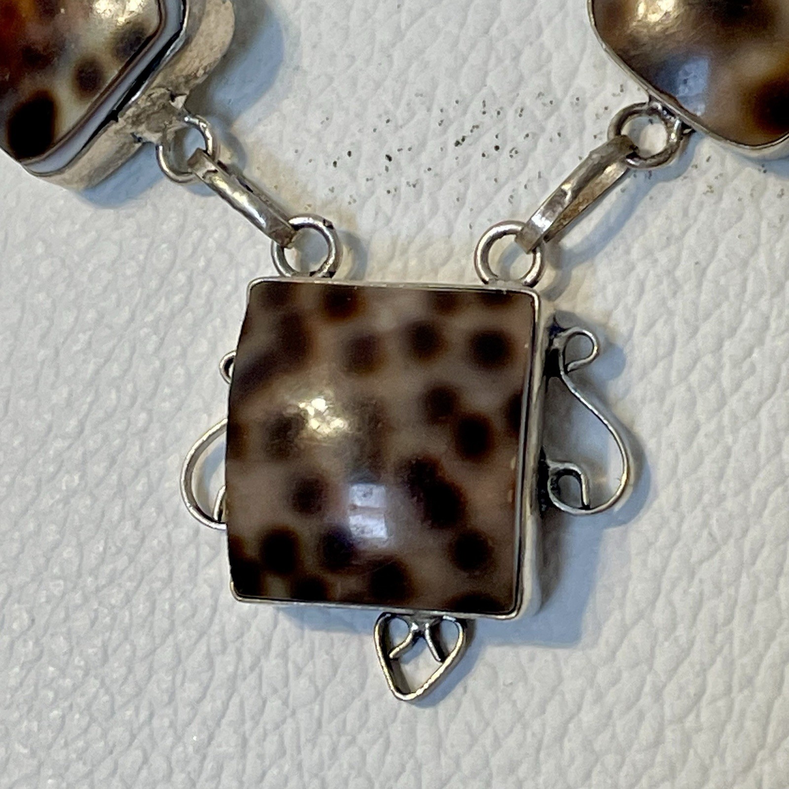 Tortoise Turtle Pattern Stone Necklace 20” Untest… - image 2