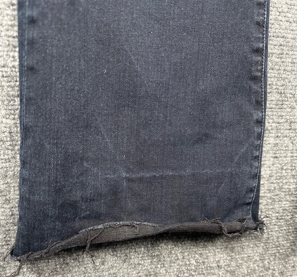 Pantalones de mezclilla para mujer con montura Le High Flare talla 28 DARK índigo lavado dobladillo crudo elástico Foto 3 de 4