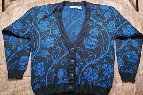 Vintage 90s Black/Blue Floral Knit Grandma Oversize Cardigan Sweater SZ Med - Picture 9 of 9
