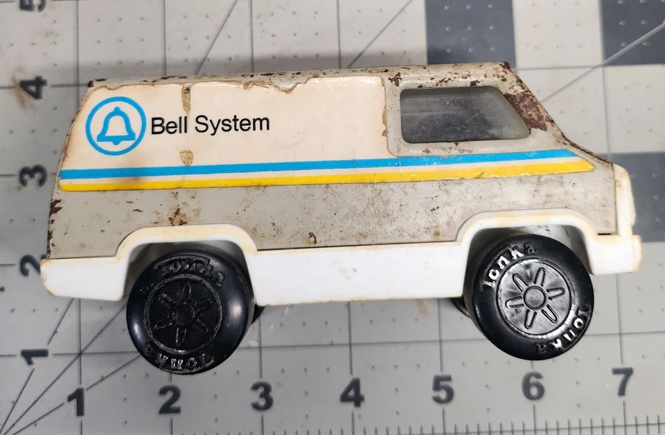 Винтажная игрушка Tonka White Bell System универсальный фургон 1970-е прессованная сталь - Изображение 2 из 4
