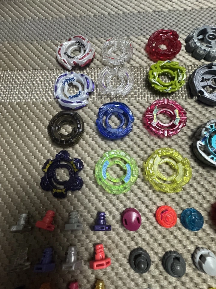 Piezas Beyblade Auténticas Takara Tomy y Hasbro Competitivas/Raras Foto 3 de 4