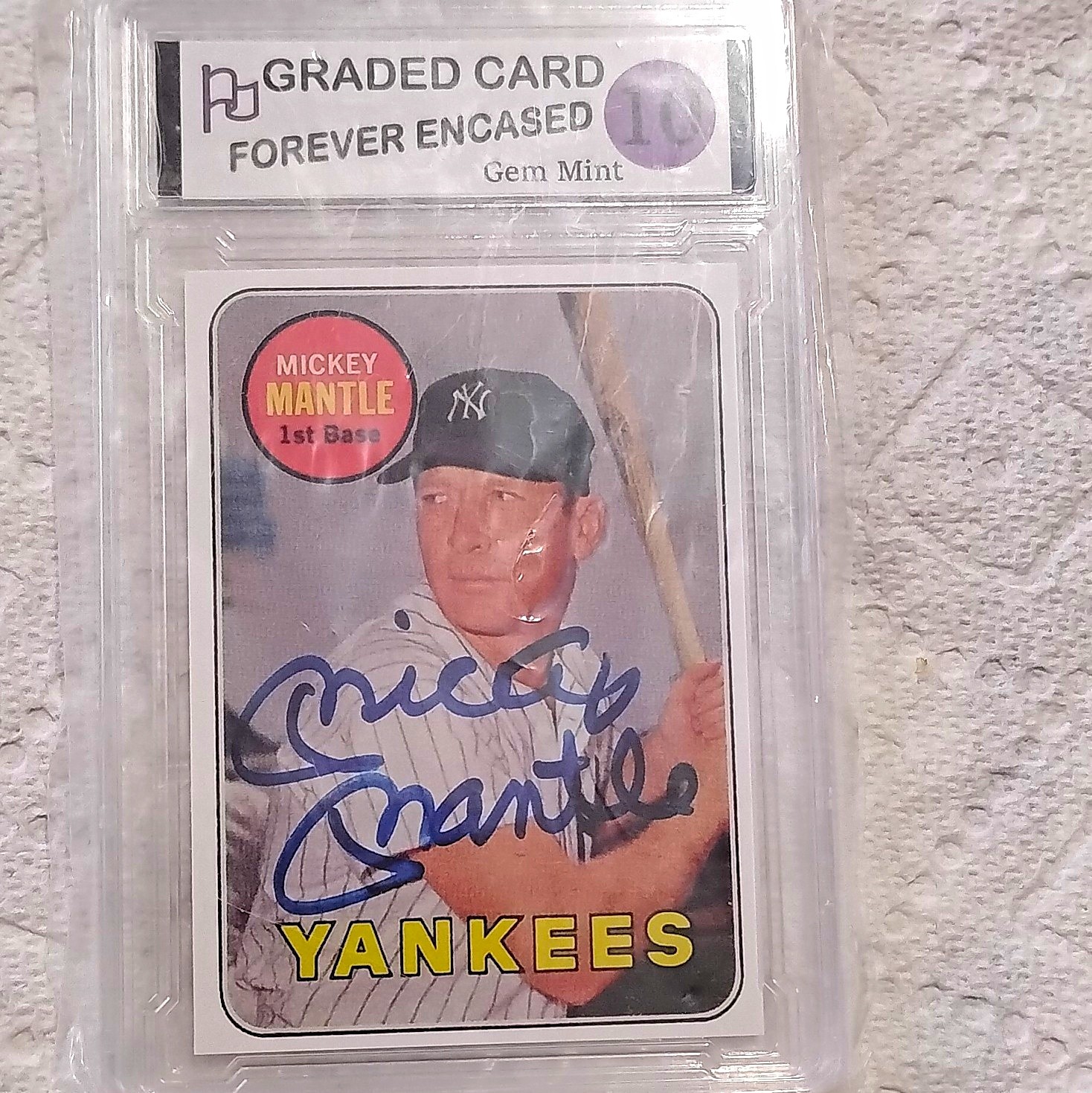Topps 1969 Mickey Mantle #500 New York Yankees Autographed Graded Card