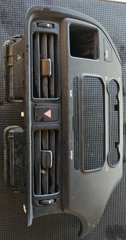 Moldura de rádio painel central preta 2012-17 Kia Rio acabamento OEM 84741-1W110 - Imagem 3 de 4