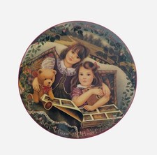 Bradford Exchange Close At Heart Kindred Moments Porcelain Plate 1995 7.75" VNTG