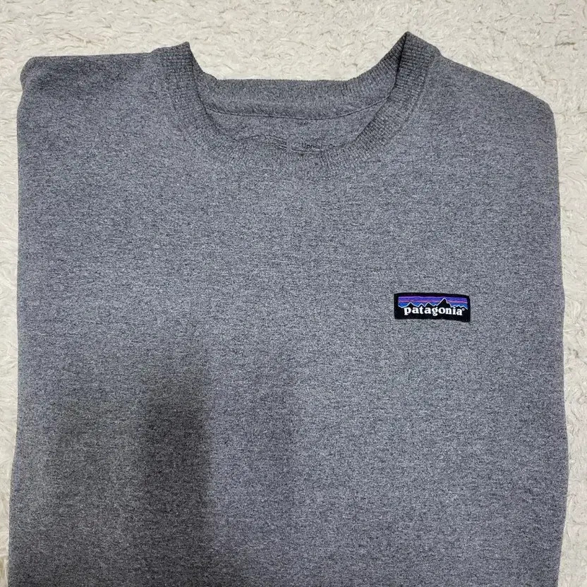 Patagonia Fleece Sweatshirt & T-Shirt Set XL thumbnail 6