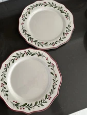 2 Better Homes & Gardens Mistletoe  Dinner Plates Heritage Collection 10.5"