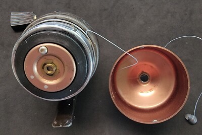 Vintage Heddon Scandia Mark IV Model 90 SpinCast SWEDEN Reel