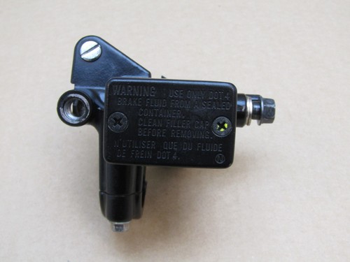 Honda SH 300 A-G 2017 17.647 Meilen hinten Bremshauptzylinder Nissin (13110) - Bild 1 von 7