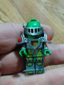 Lego Aaron 70320 Flat Silver Visor Clip on Back Nexo Knights Minifigure
