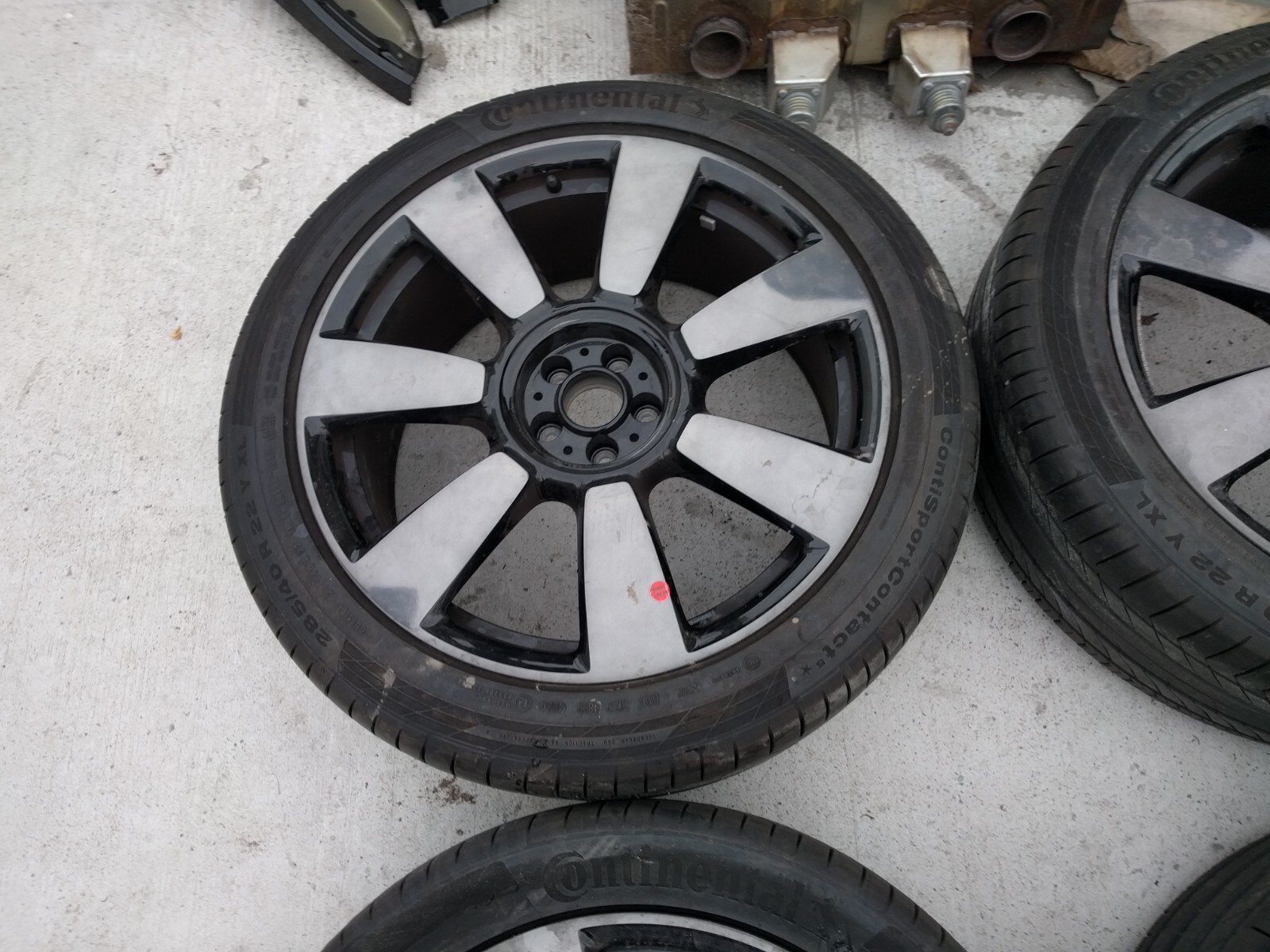 Rolls Royce Cullinan 22" Rim Set of 4 (8.5x22, 9.5x22) OEM