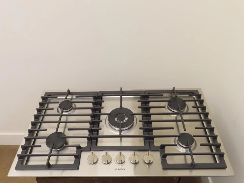 Bosch 800 Series NGM8658UC 36 in 5 Sealed Burners Gas Cooktop Full Warranty - Image 3 of 4