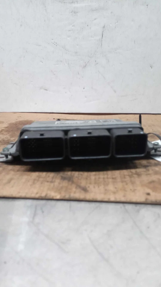 Módulo de control del motor usado (ECM) se adapta a: Nissan Altima 2015 Mod de control electrónico Foto 2 de 4