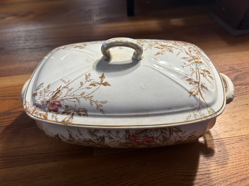 Royal Ironston Covered Casserole Serving Dish