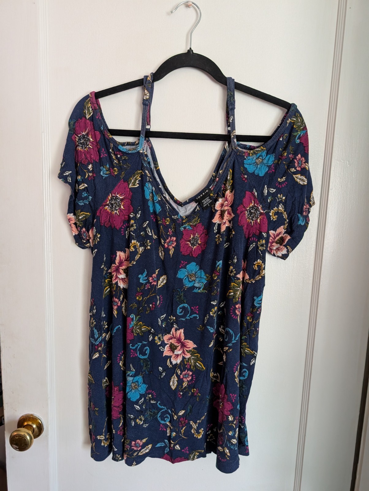 Torrid Women's Size 2X Cold Shoulder Top Navy Blue Floral