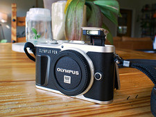 Olympus PEN E-PL9 Mirrorless Interchangeable ...