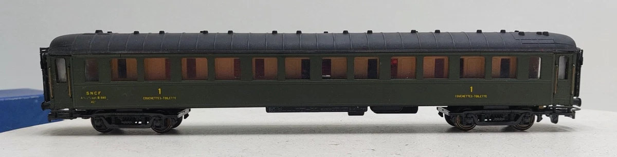 VOITURE B9/CLASSE II verte du réseau de l'Etat France Trains en HO état
