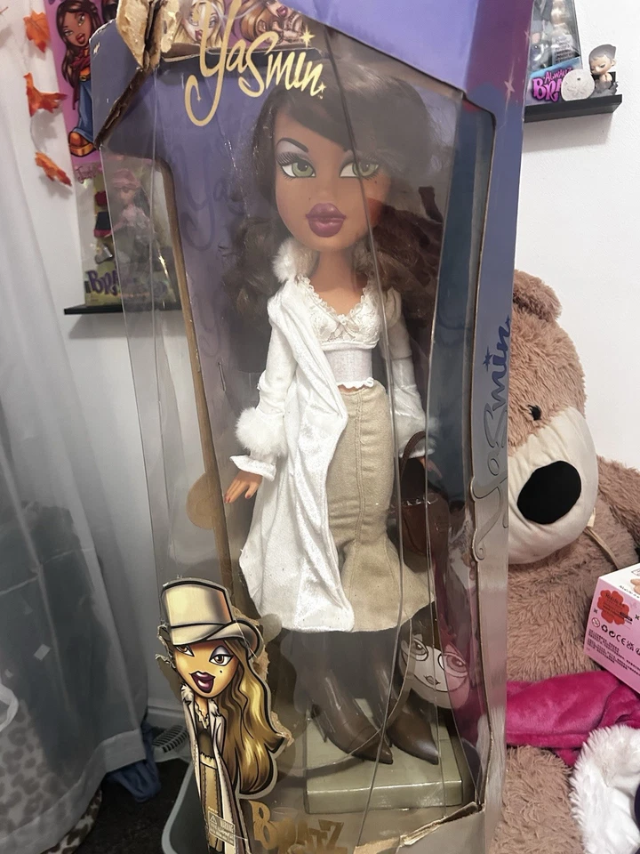 Muñeca Yasmin Big Bratz 24 pulgadas MGA Entertainment nueva en caja ¡adición limitada! Foto 2 de 4
