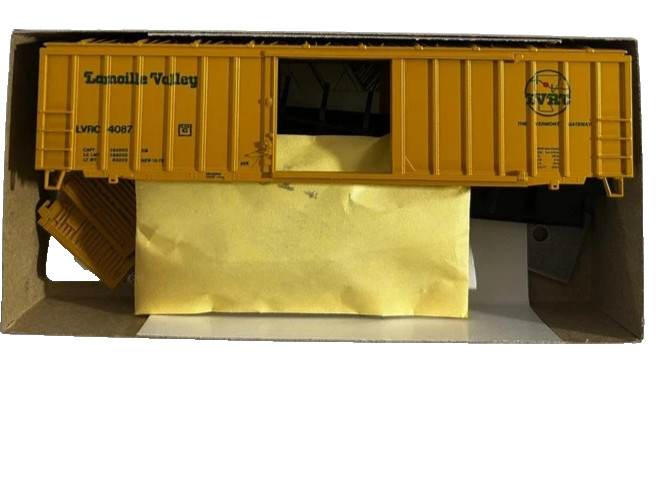 Athearn Bev-Bel Lamoille Valley R.R.Co. "Vermont Gateway" 50' A.C.F. Railbox Car