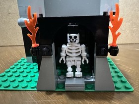 LEGO Castle: Skeleton Surprise (6036) 100% Complete No Box No Manual Vintage
