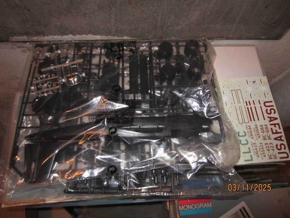 1/48 Monogram A/B 26C Invader - Immagine 2 di 2