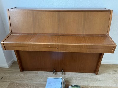 Klavier gebraucht, Marke Ibach  guter Zustand, Nussbaum-Optik, schöner Klang