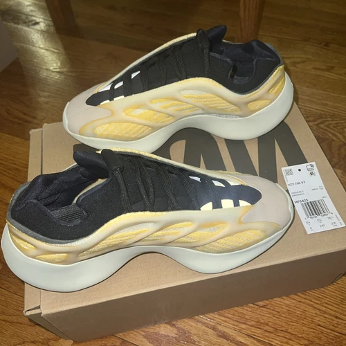 Cartamo Adidas Yeezy 700 V3 mai indossato G54853 5 5 USK 6 US (scatola etichetta inclusa)