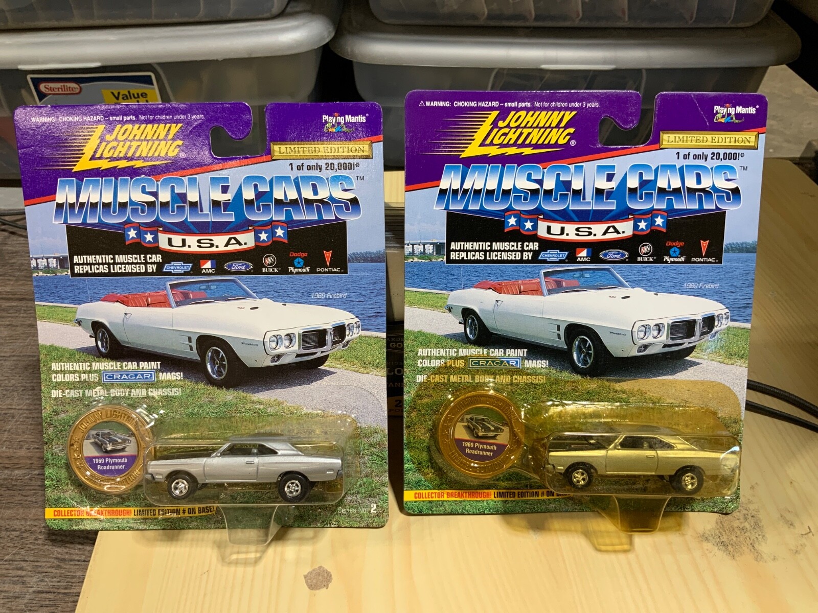 Johnny Lightning MUSCLE CARS USA 1969 PLYMOUTH ROADRUNNER SILVER