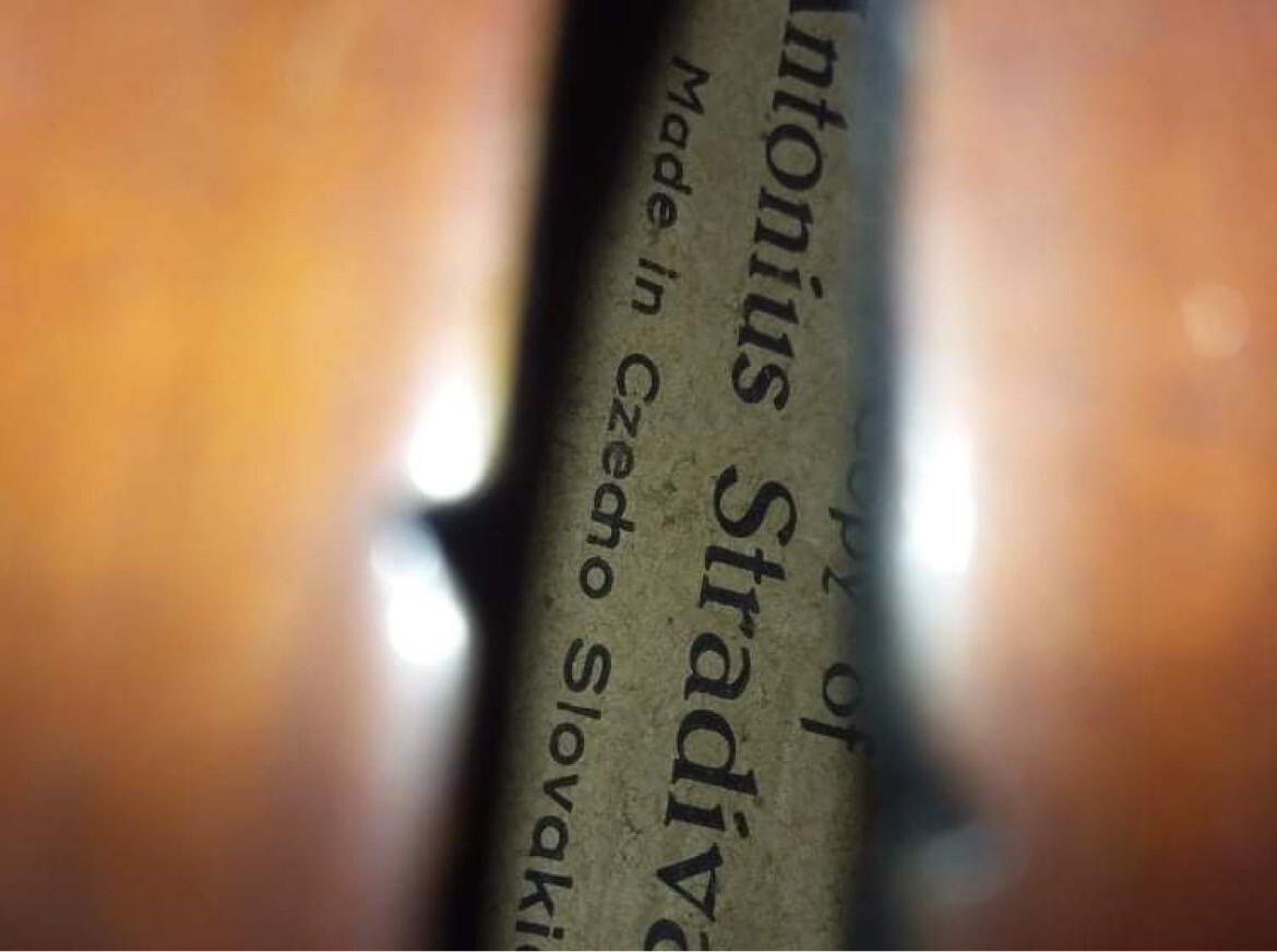 ★ A Histrical Old Violin /鑑定書有り/ 今だけ値下げ ☆ A Histrical Old Violin /鑑定書有り/ 今だけ値下げ ☆ A