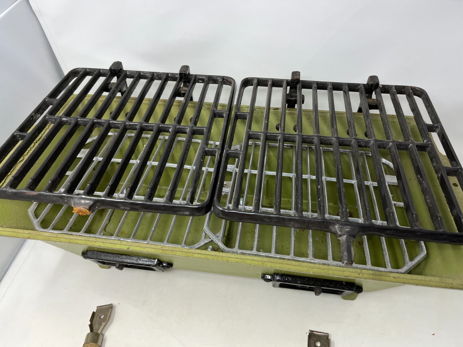 DWN Vintage Rare Columbus Iron Works Cast Iron Hibachi Style
