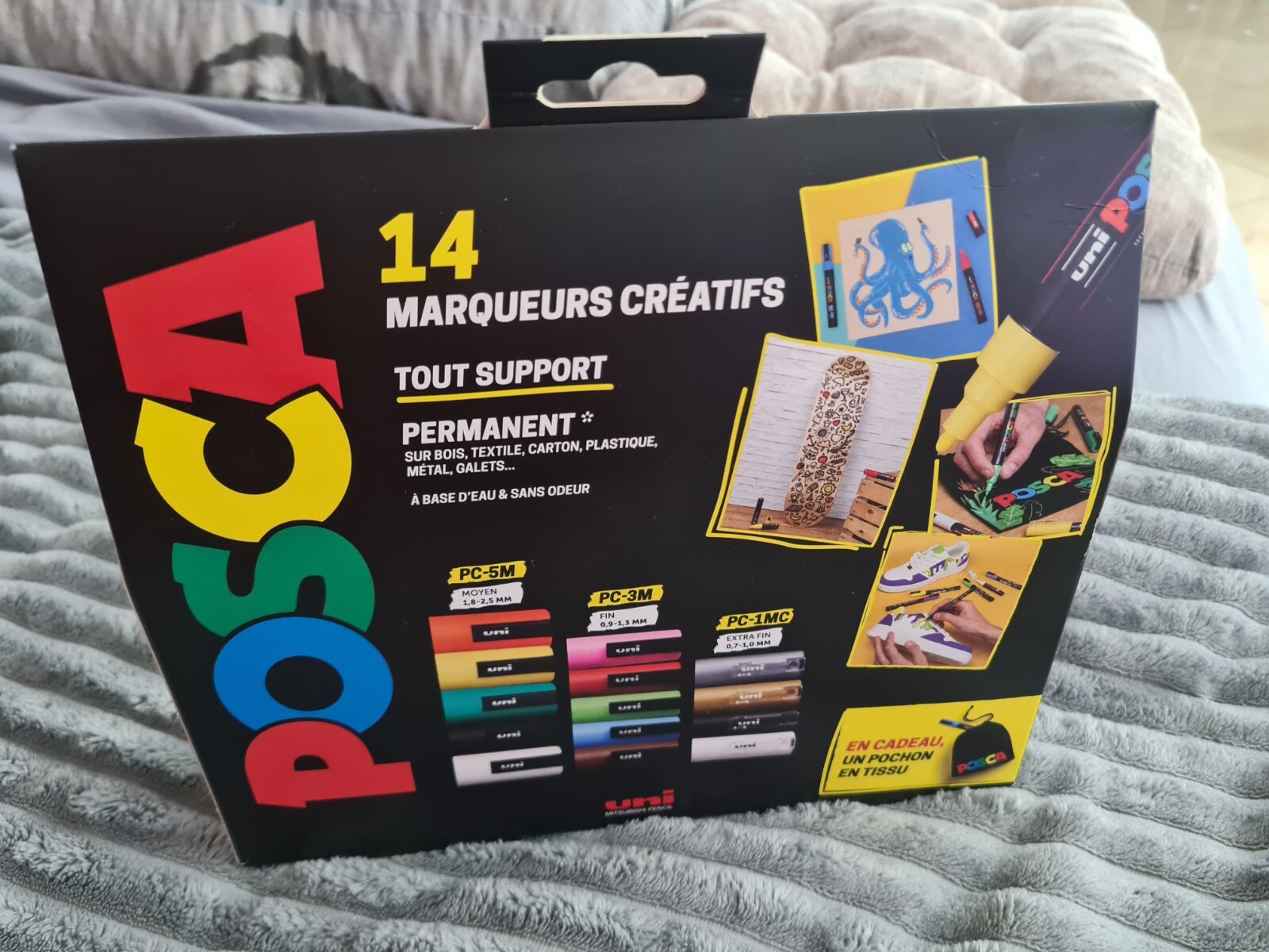 Pochettes de 14 Posca et leur pochon en tissu pour vos ateliers de customisation