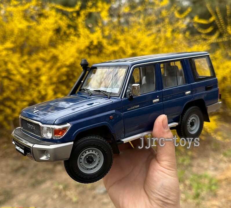 Almost Real 1:18 Toyota Land Cruiser LC76 2017 Metal Diecast Almost Real 1:18 Toyota Land Cruiser LC76 2017 Metal Diecast